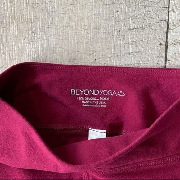 Beyond Yoga Burgundy Crop Leggings - Picture 2 of 4